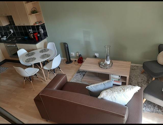 2 BEDROOM TOWNHOUSE RENTED IN CHARLO